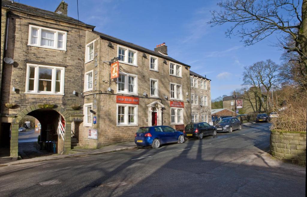 The Old Bell Inn Oldham Bagian luar foto