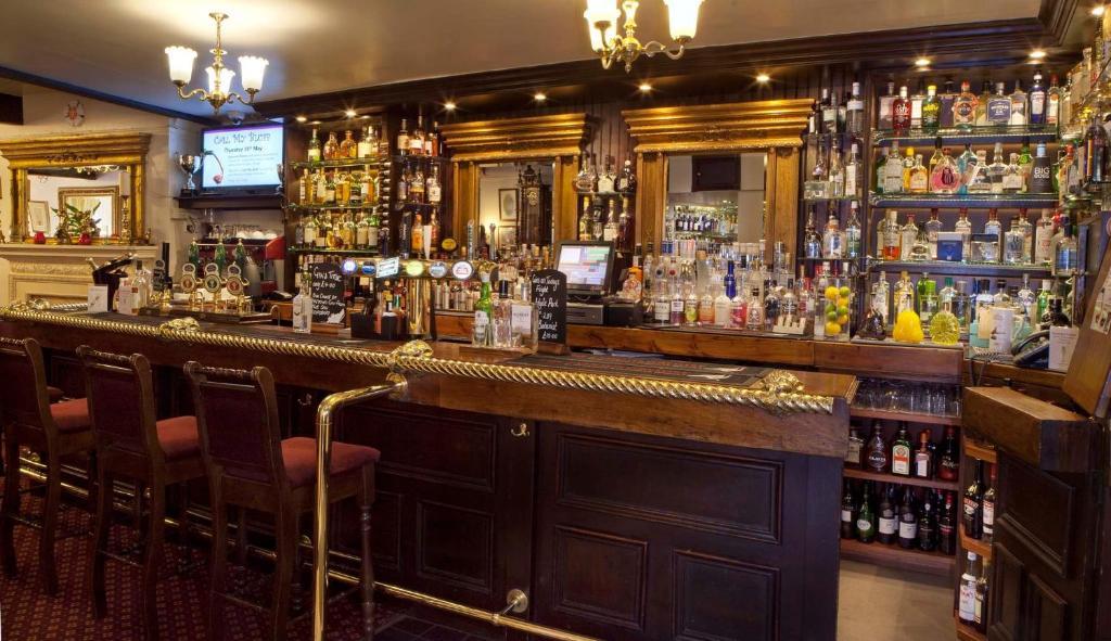 The Old Bell Inn Oldham Bagian luar foto